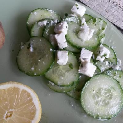 Salade de concombre feta